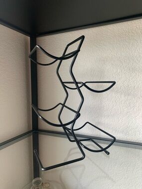 Modern Black Metal 4-Bottle Tabletop Wine Rack Stand Holder with Curved Arms